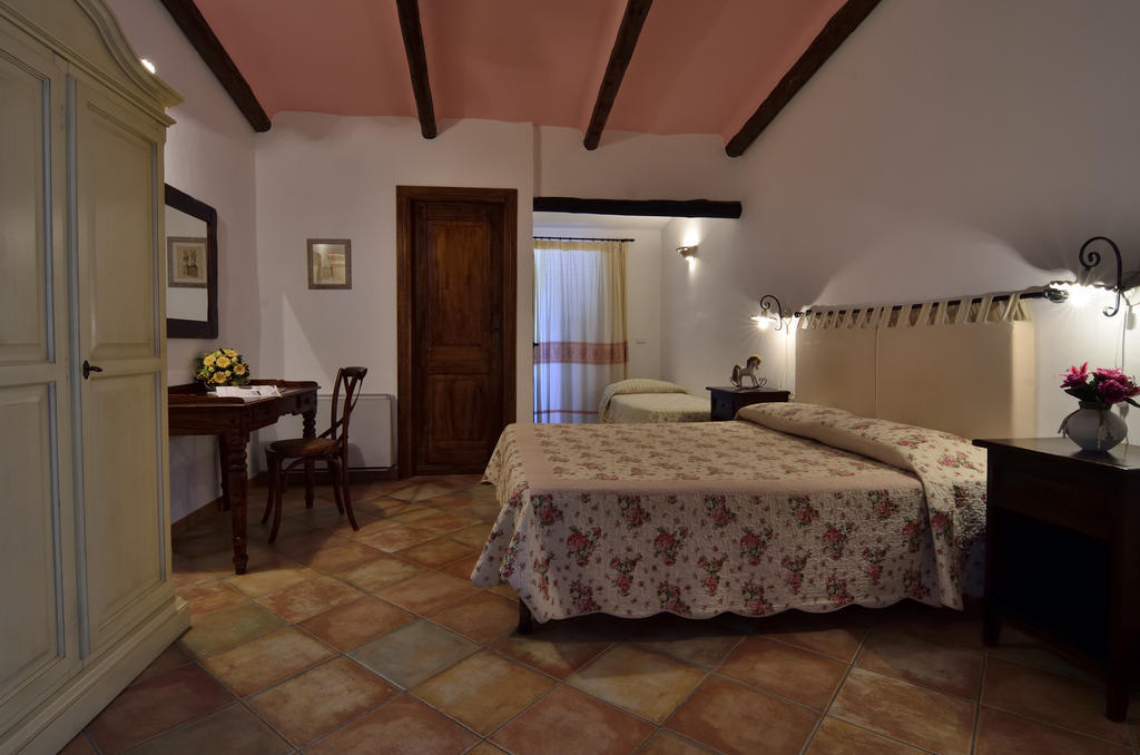 Agriturismo Guthiddai Oliena Exterior foto