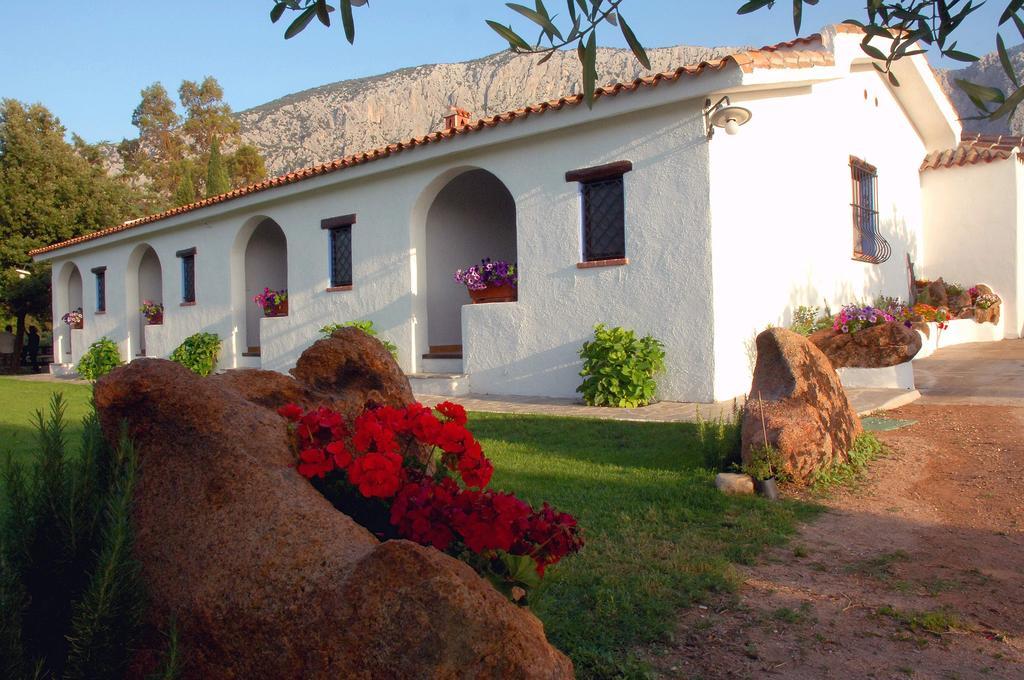 Agriturismo Guthiddai Oliena Exterior foto